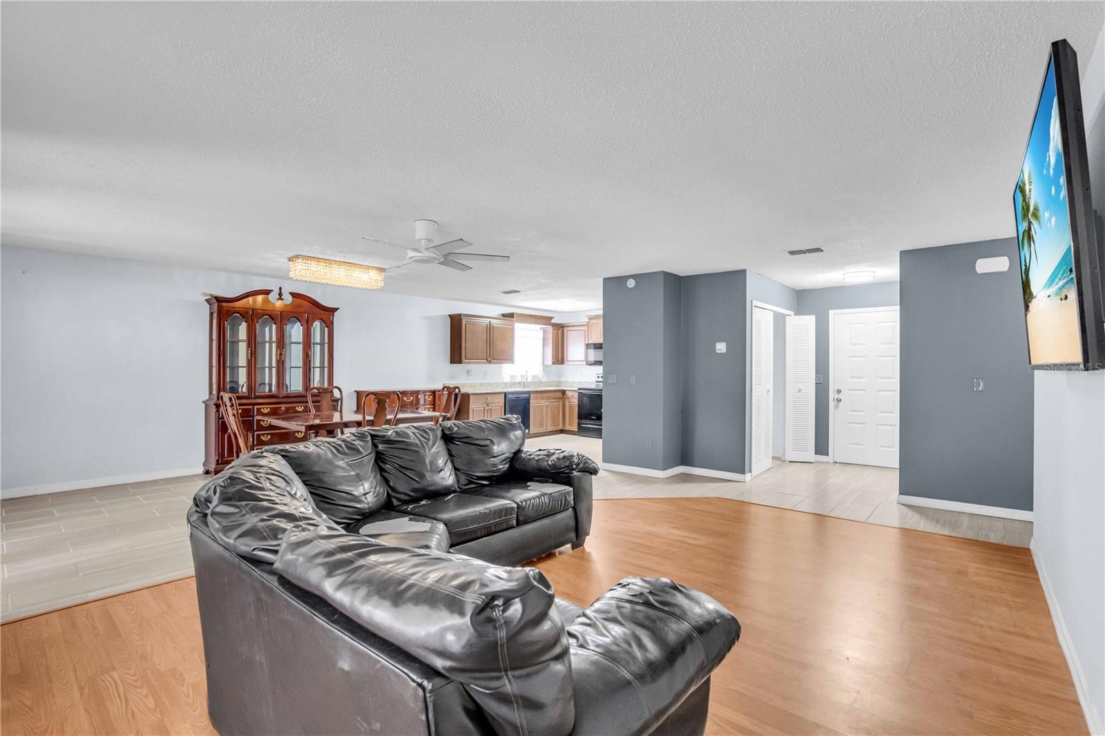 8407 CALADESI ISLAND DR