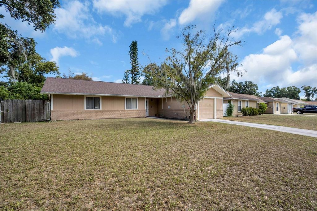 Photo of 8407 Caladesi Island Dr, Temple Terrace, FL 33637 (MLS # A4666726)