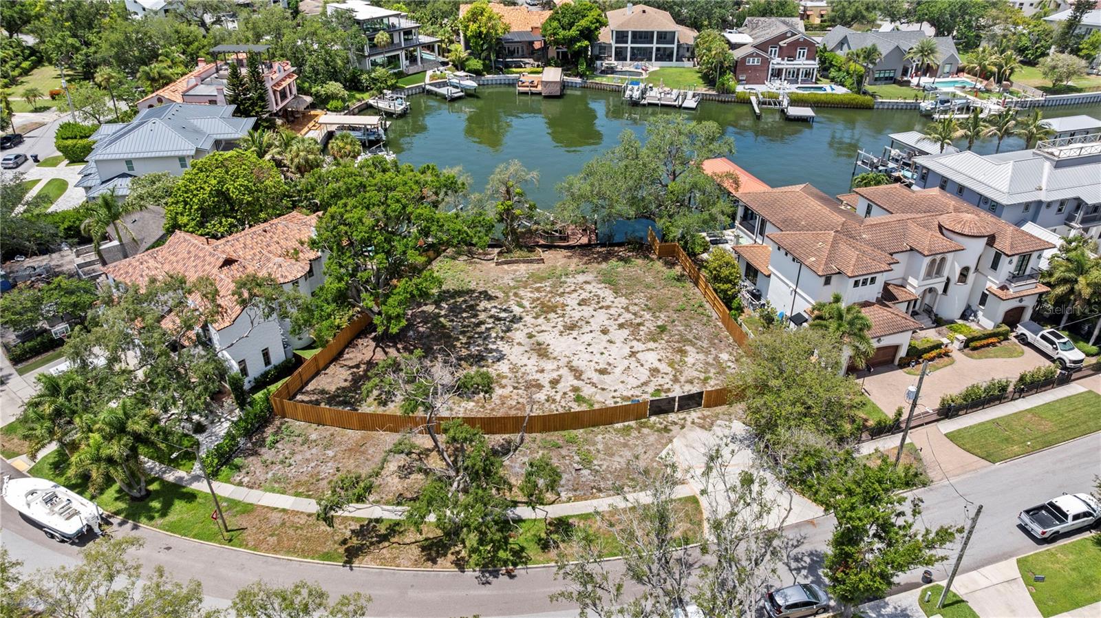 86 BAHAMA CIRCLE