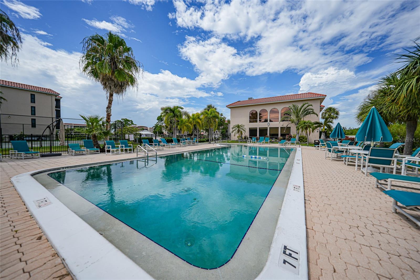 EMERALD POINTE PH 06 BLDG F - Residential