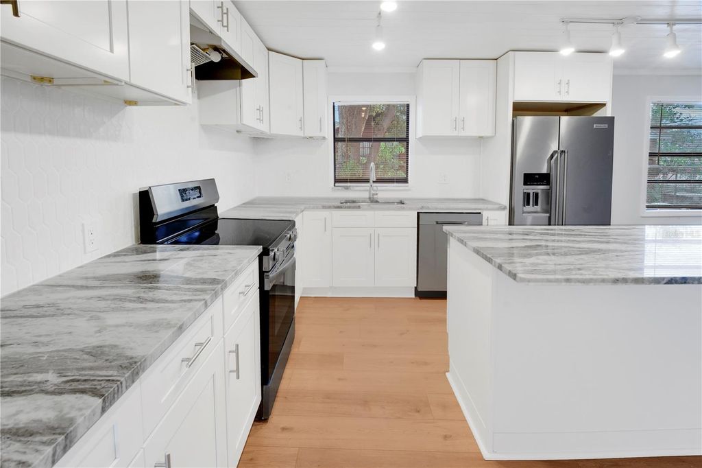 Photo of 6425 S Richard Avenue, Tampa, FL 33616 (MLS # TB8522647)