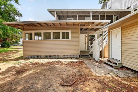 Tiny photo for 527 E Lemon Avenue, Eustis, FL 32726 (MLS # G5113226)