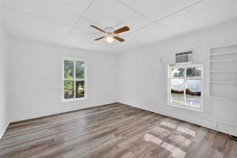Tiny photo for 527 E Lemon Avenue, Eustis, FL 32726 (MLS # G5113226)