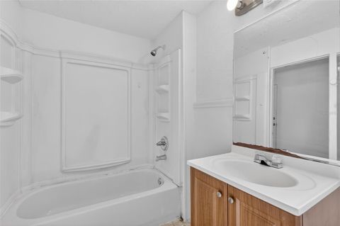 Tiny photo for 527 E Lemon Avenue, Eustis, FL 32726 (MLS # G5113226)