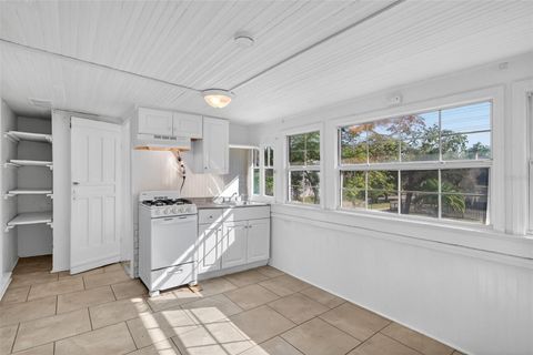 Tiny photo for 527 E Lemon Avenue, Eustis, FL 32726 (MLS # G5113226)