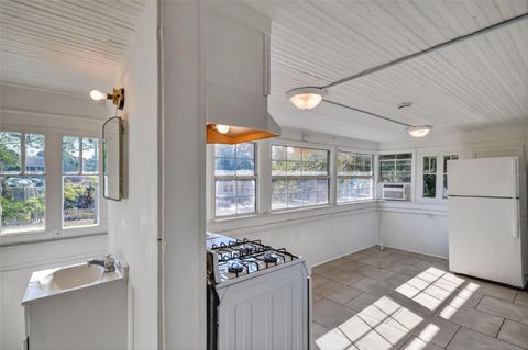 Tiny photo for 527 E Lemon Avenue, Eustis, FL 32726 (MLS # G5113226)