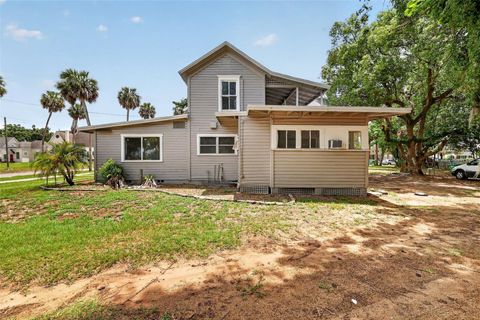 Tiny photo for 527 E Lemon Avenue, Eustis, FL 32726 (MLS # G5113226)