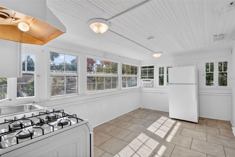 Tiny photo for 527 E Lemon Avenue, Eustis, FL 32726 (MLS # G5113226)