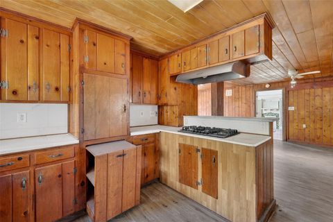 Tiny photo for 527 E Lemon Avenue, Eustis, FL 32726 (MLS # G5113226)