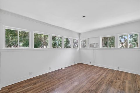 Tiny photo for 527 E Lemon Avenue, Eustis, FL 32726 (MLS # G5113226)