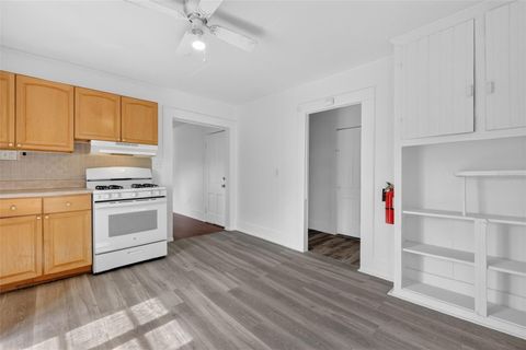 Tiny photo for 527 E Lemon Avenue, Eustis, FL 32726 (MLS # G5113226)