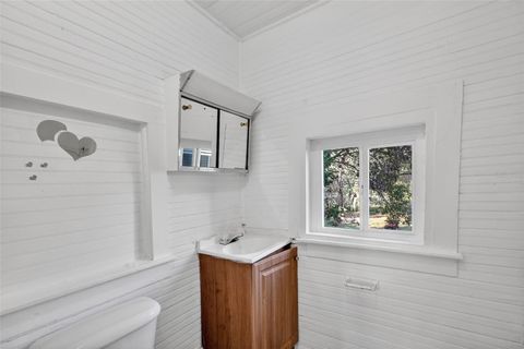 Tiny photo for 527 E Lemon Avenue, Eustis, FL 32726 (MLS # G5113226)