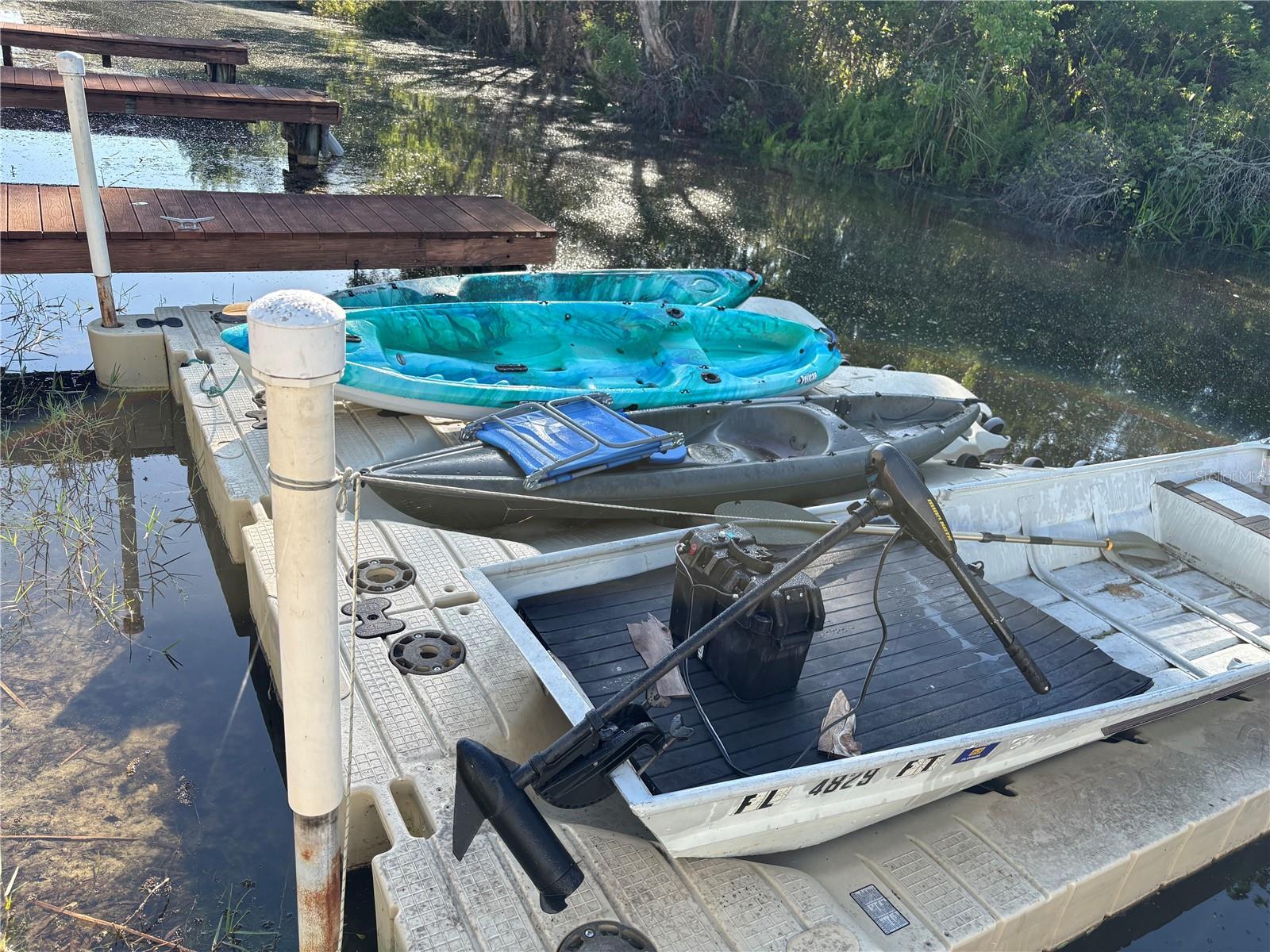 DOLLY BAY ON LAKE TARPON - Residential