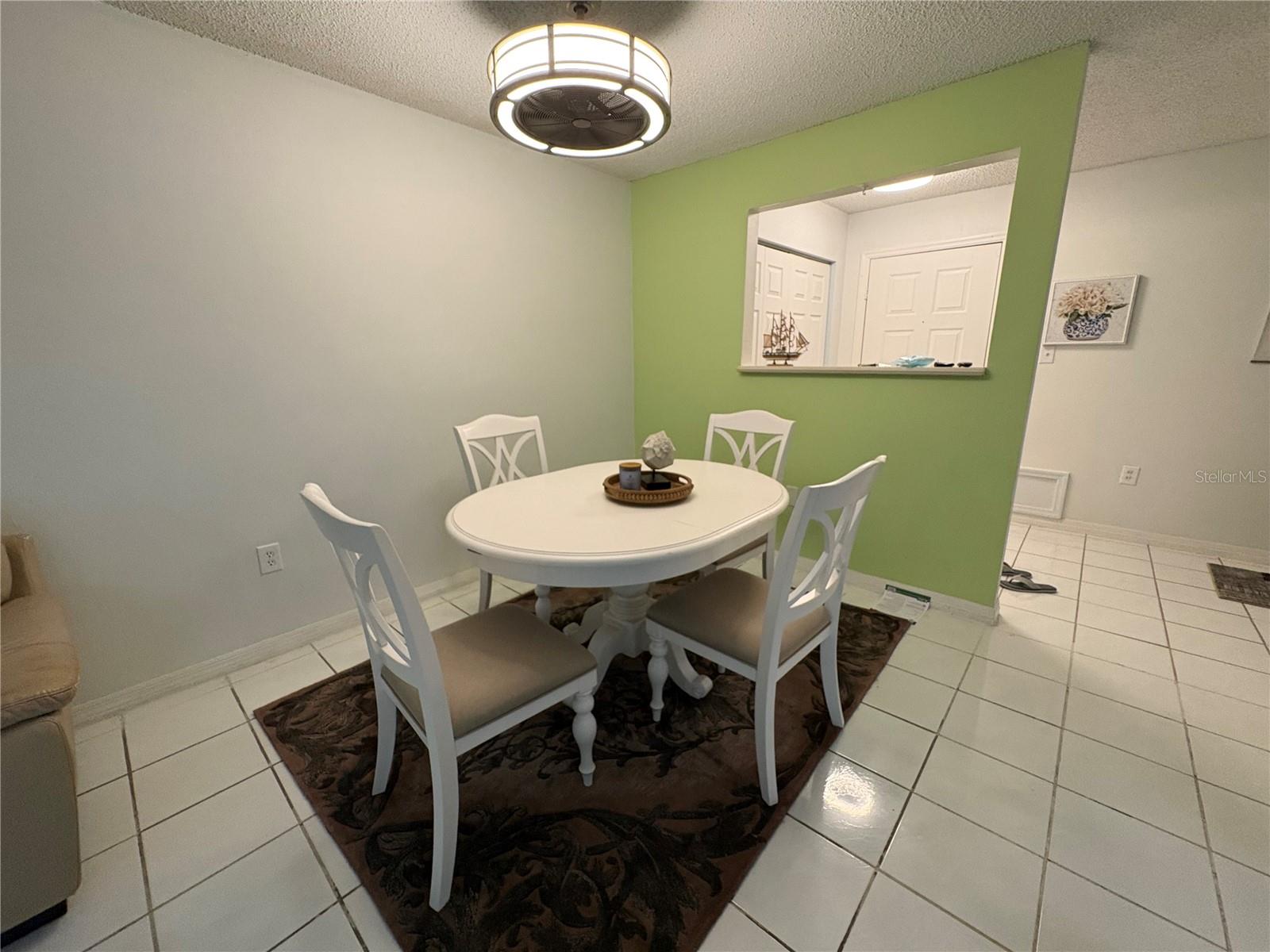 DOLLY BAY ON LAKE TARPON - Residential