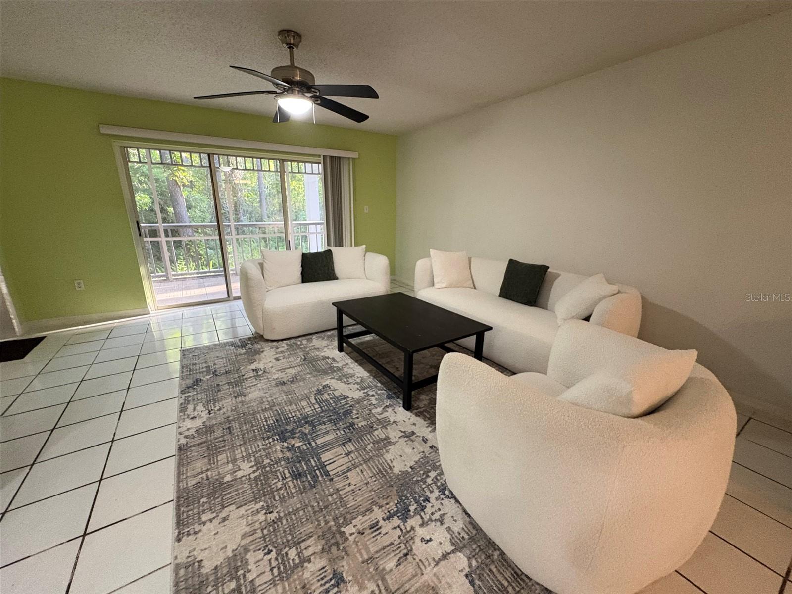 DOLLY BAY ON LAKE TARPON - Residential