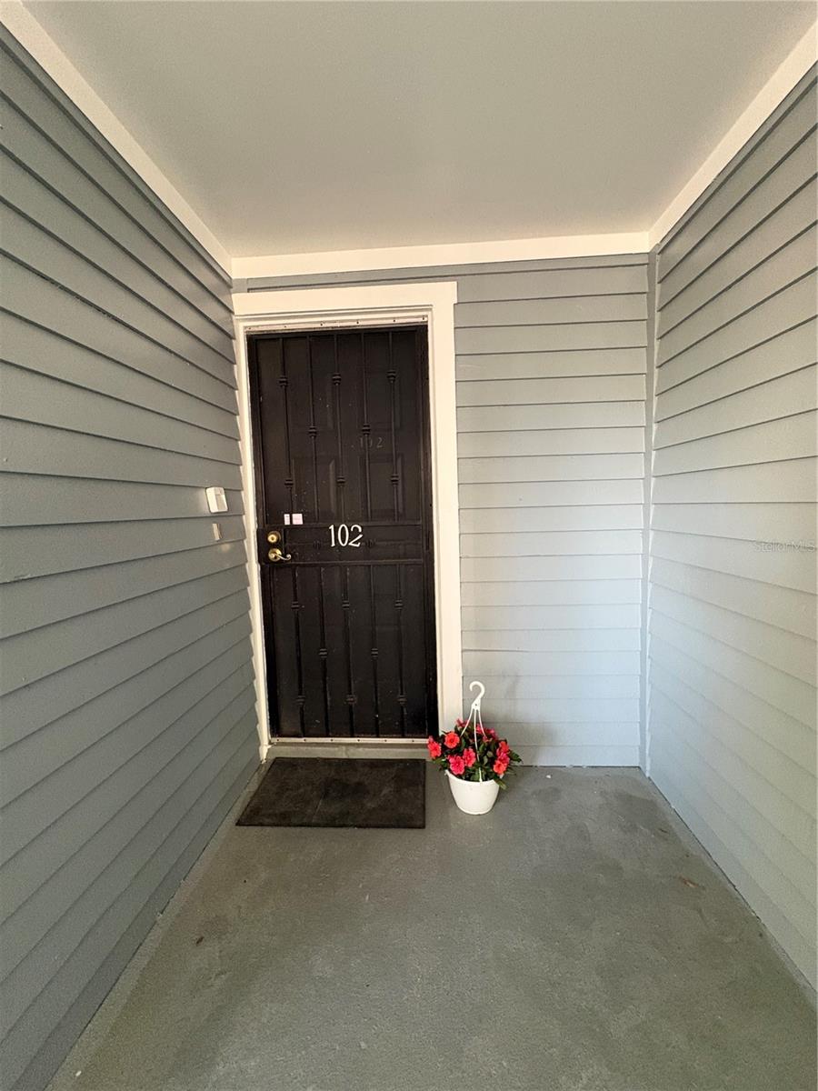 DOLLY BAY ON LAKE TARPON - Residential