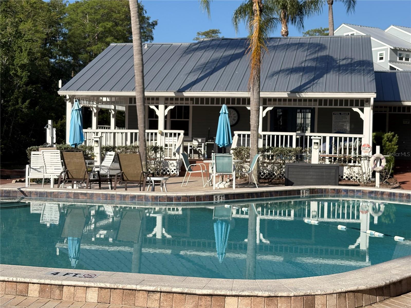 DOLLY BAY ON LAKE TARPON - Residential