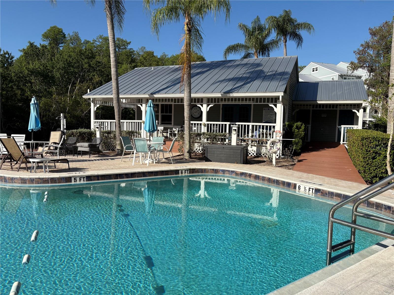 DOLLY BAY ON LAKE TARPON - Residential