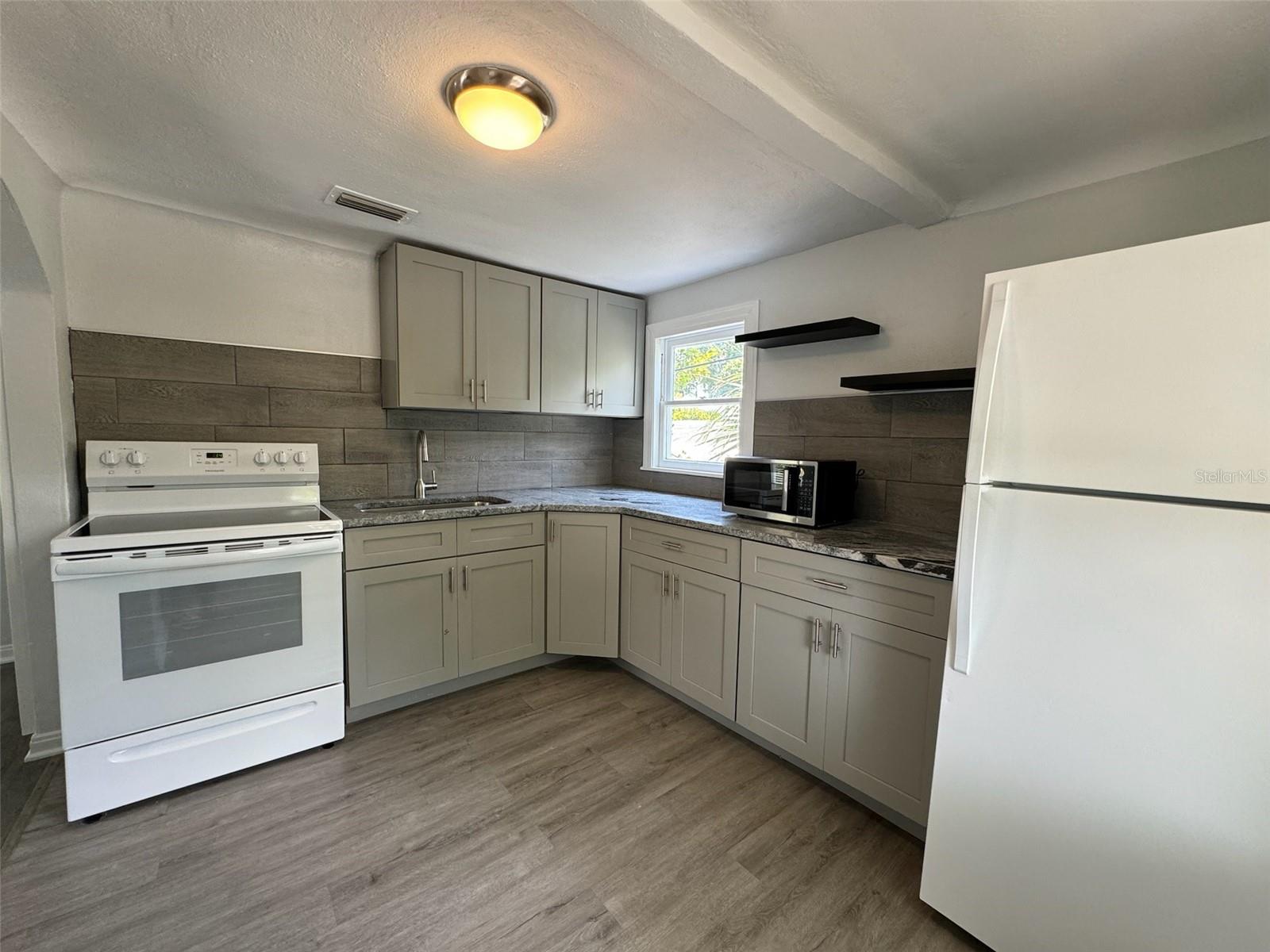 COLFAX CITY - Residential Income