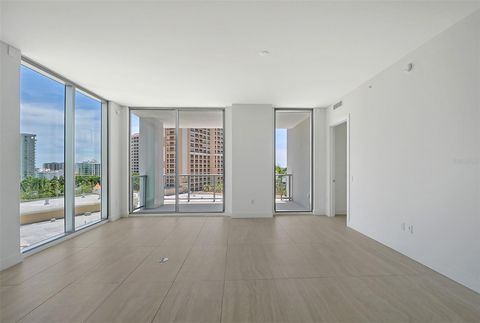 Condominium in SARASOTA FL 301 QUAY COMMONS 9.jpg