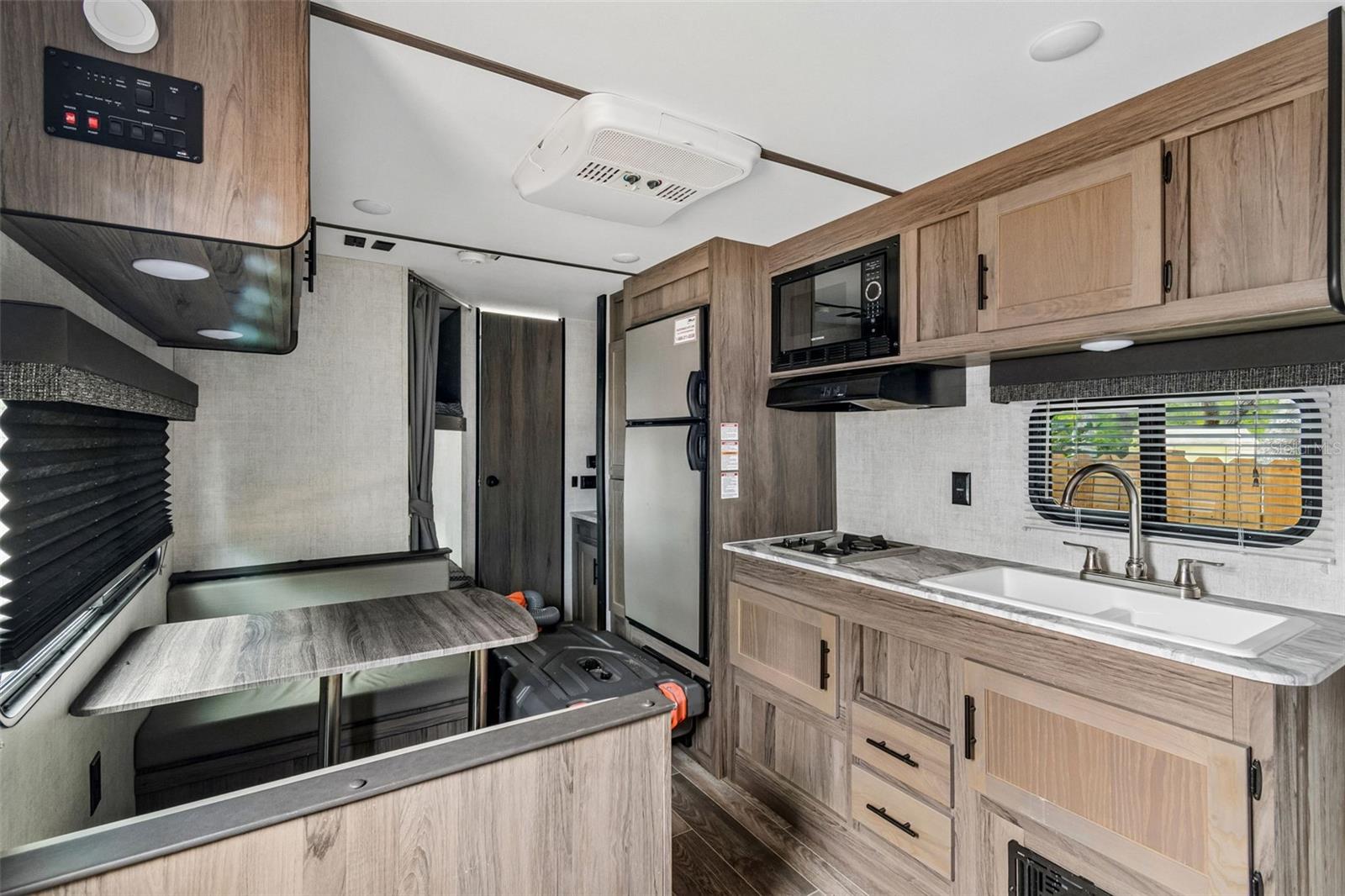 MOON LAKE ESTATES - Residential