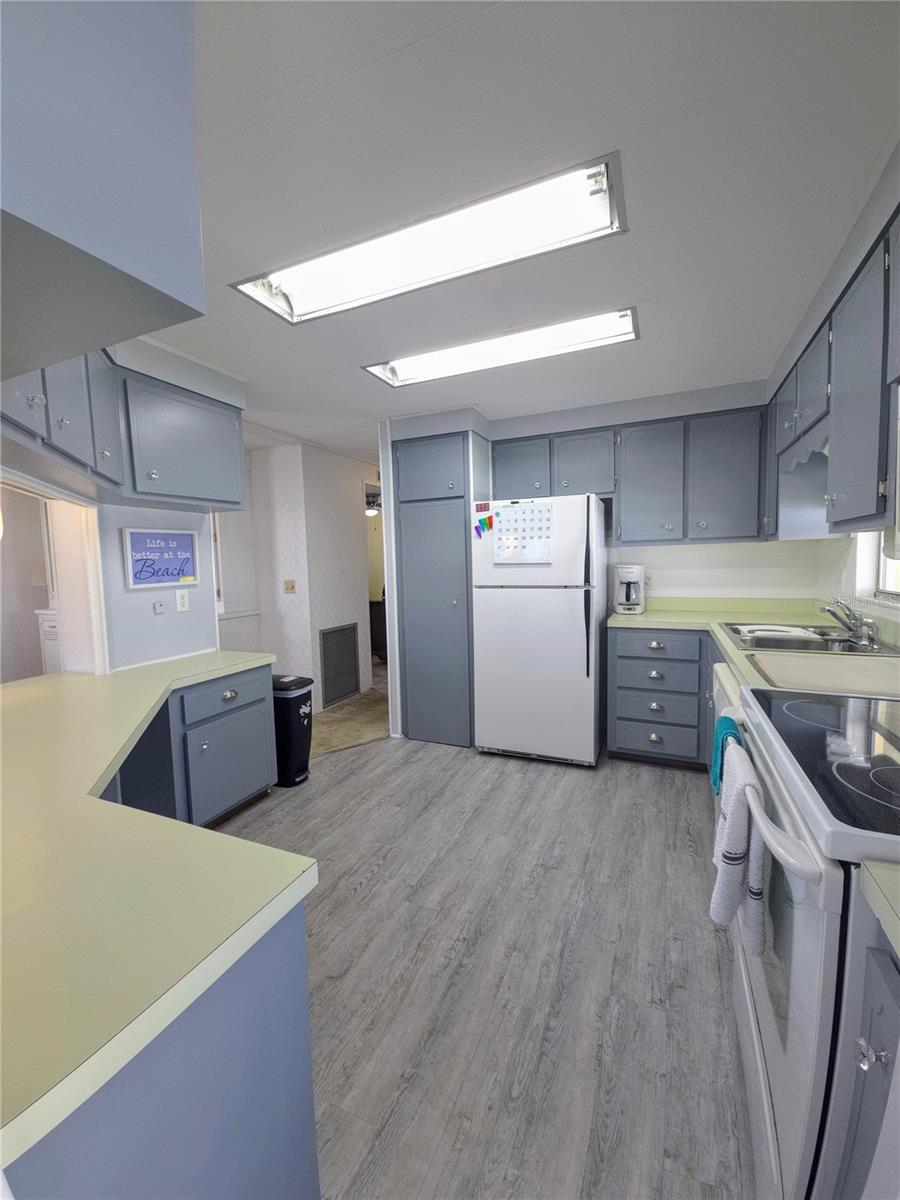 LA CASA MHP CO-OP - Residential
