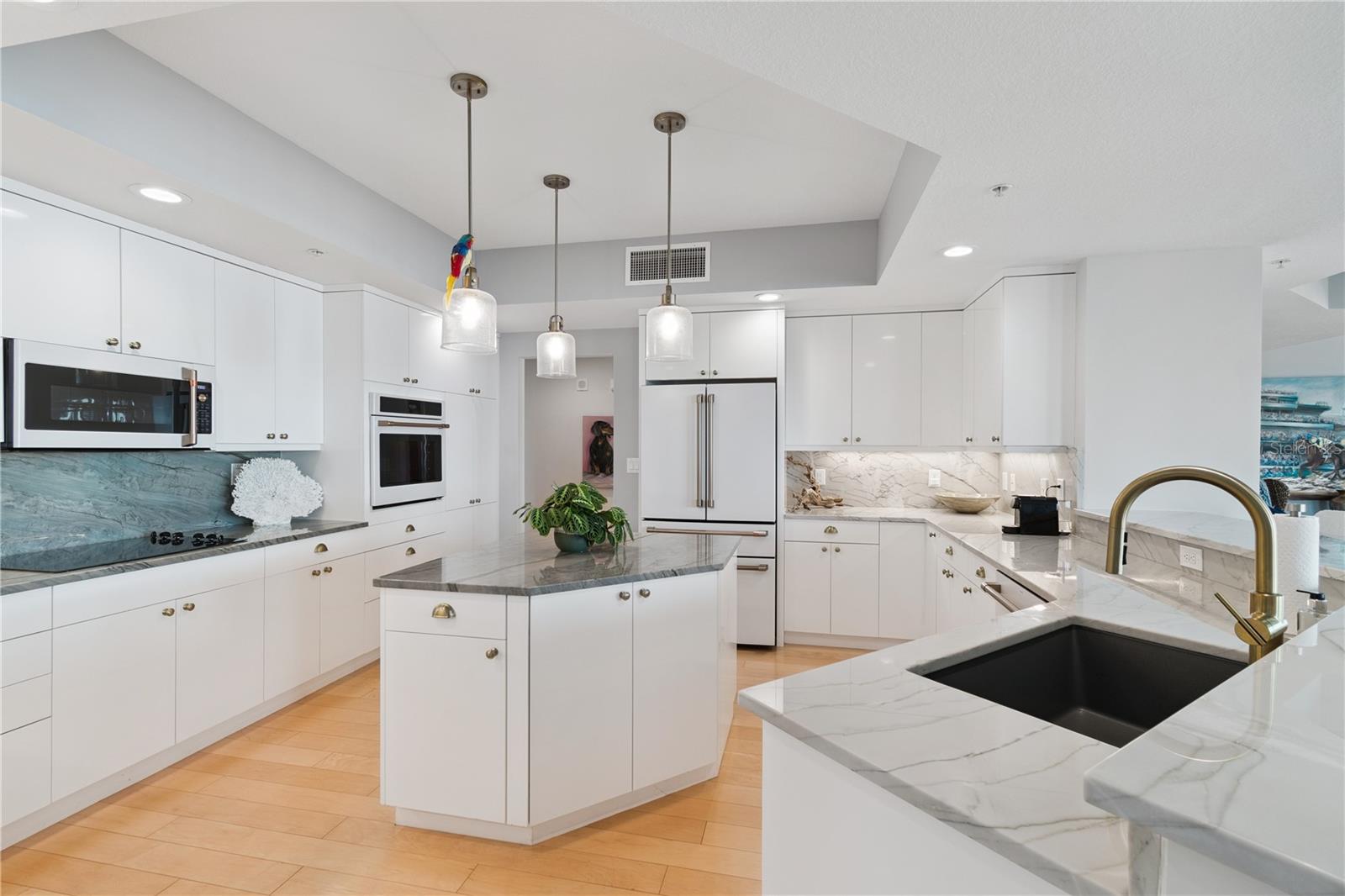 THE ALAGON ON BAYSHORE - Residential
