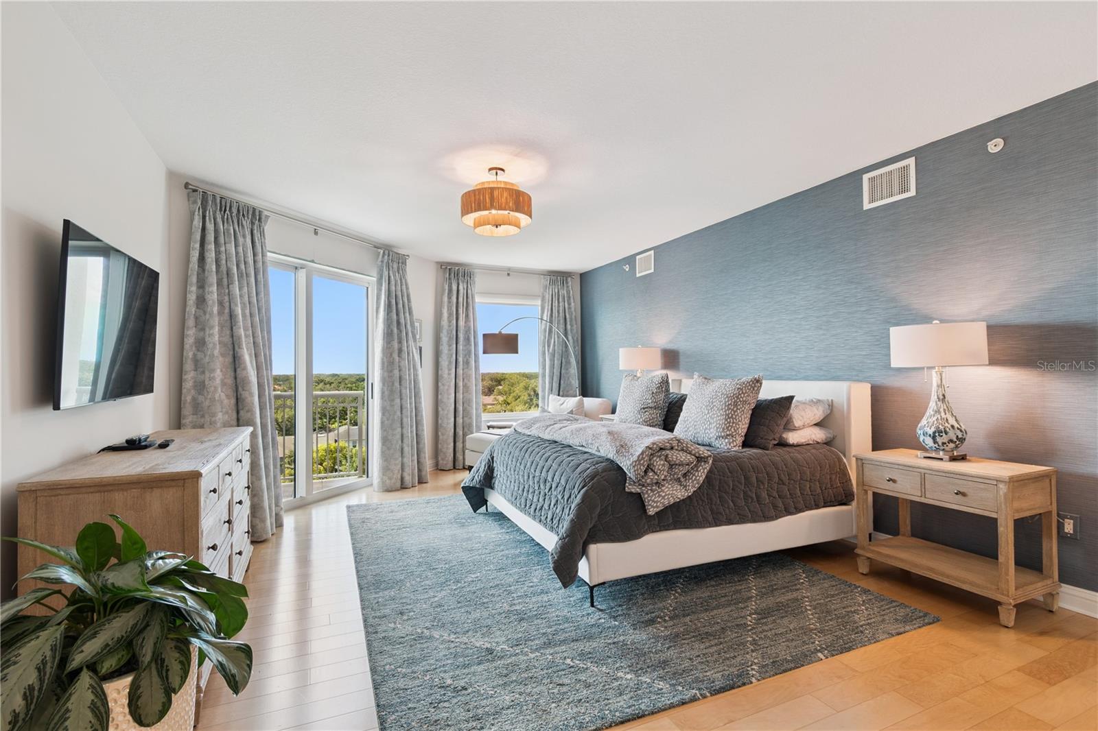 THE ALAGON ON BAYSHORE - Residential