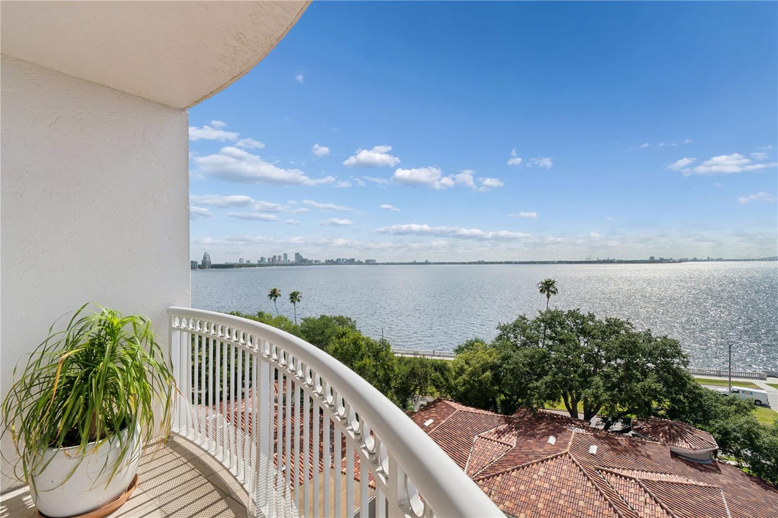 THE ALAGON ON BAYSHORE - Residential