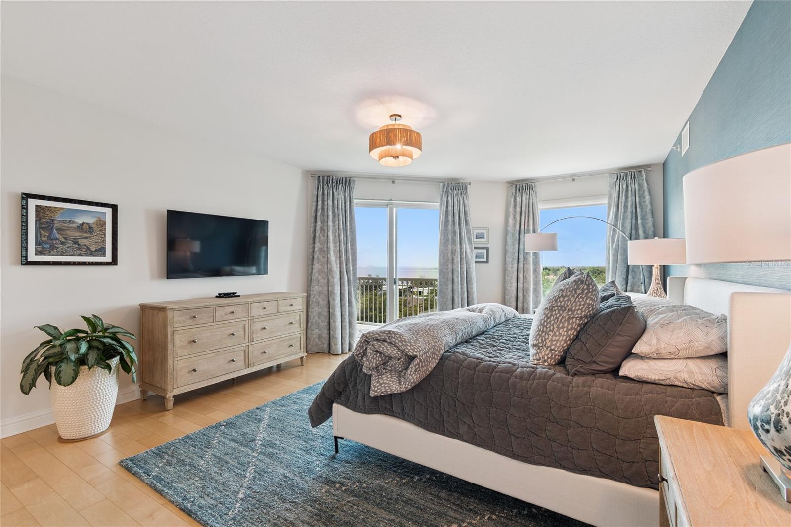 THE ALAGON ON BAYSHORE - Residential