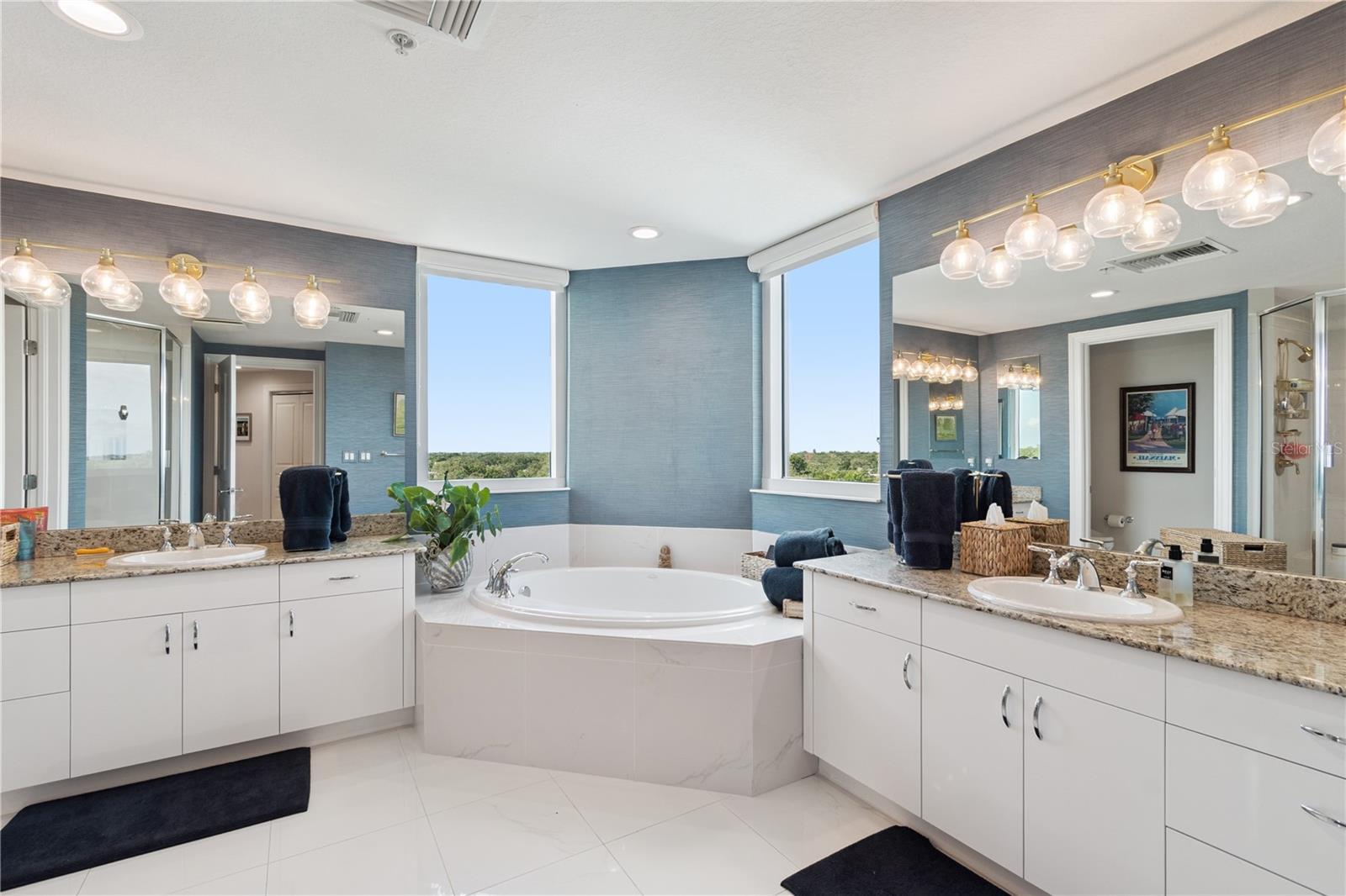 THE ALAGON ON BAYSHORE - Residential