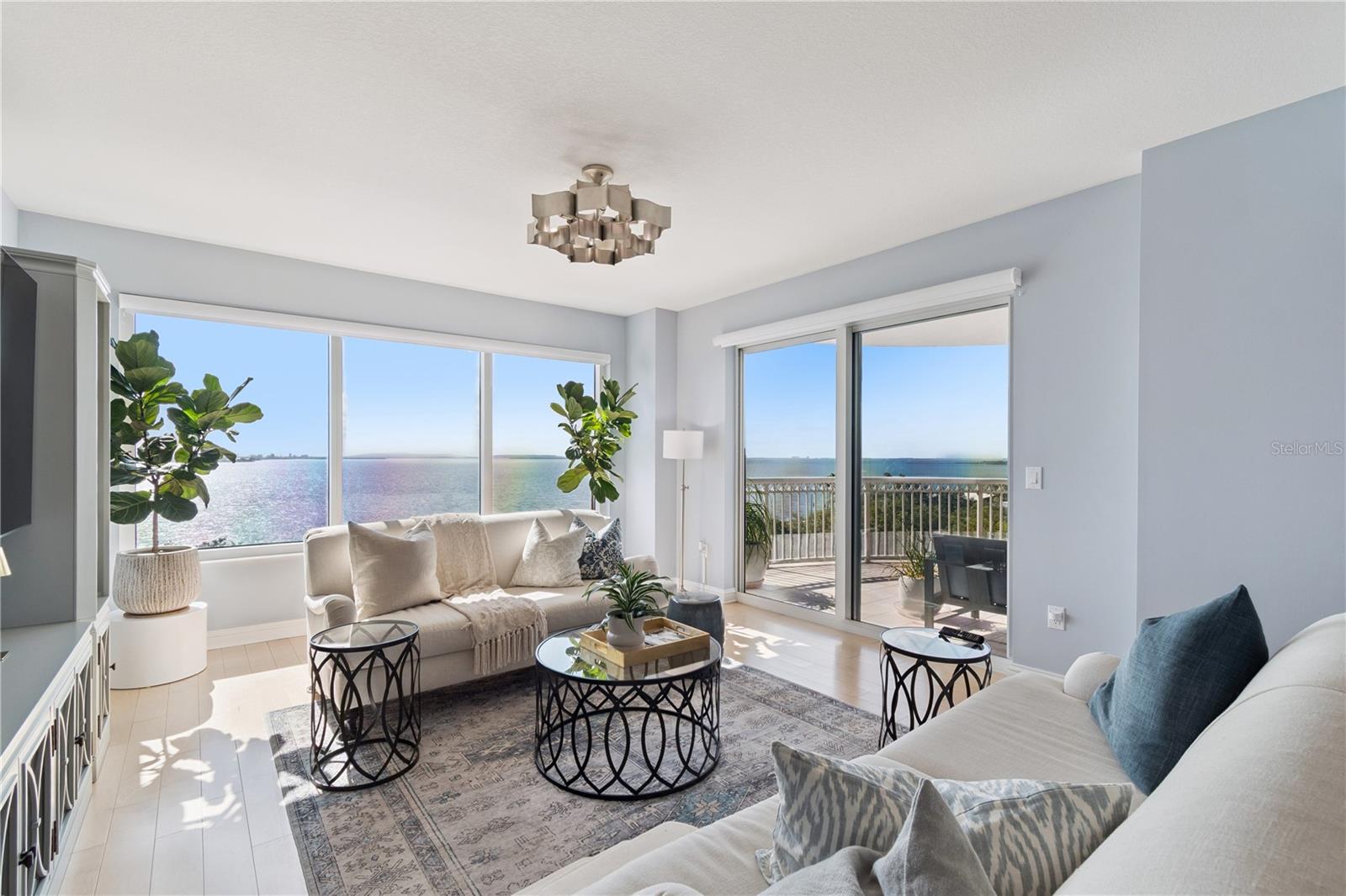 THE ALAGON ON BAYSHORE - Residential