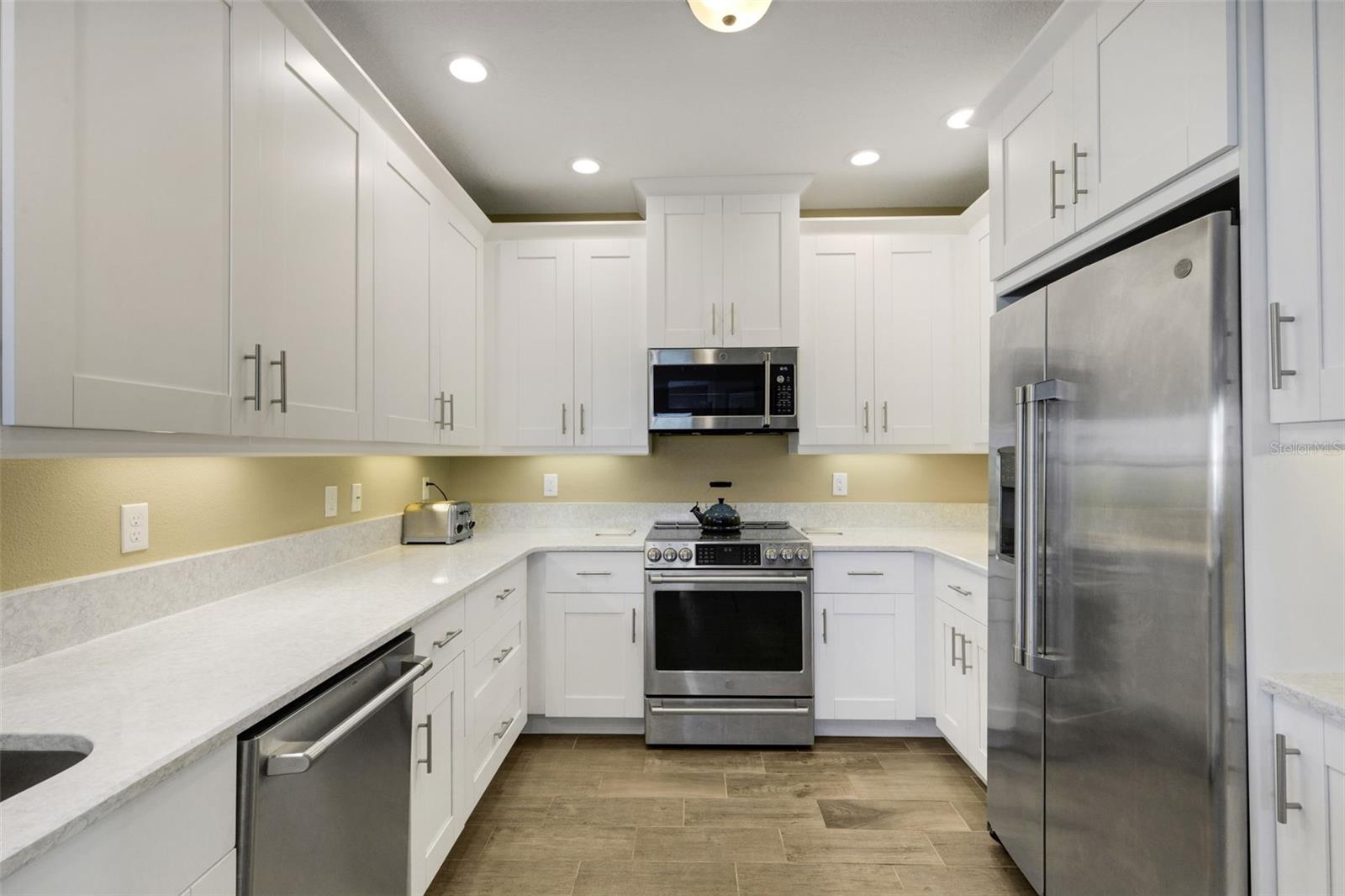 PALMA SOLA BAY CLUB PH 4 - Residential