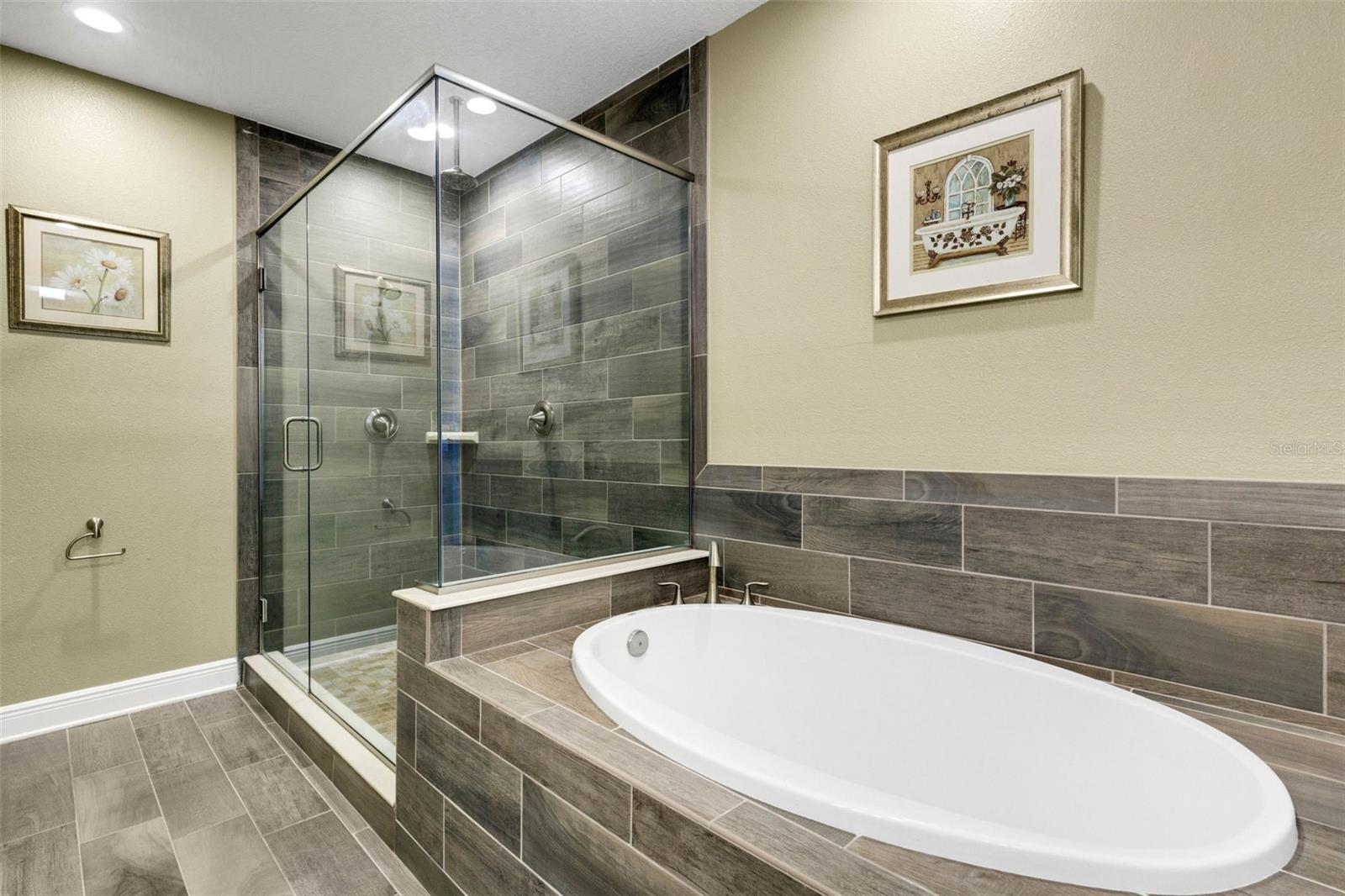 PALMA SOLA BAY CLUB PH 4 - Residential