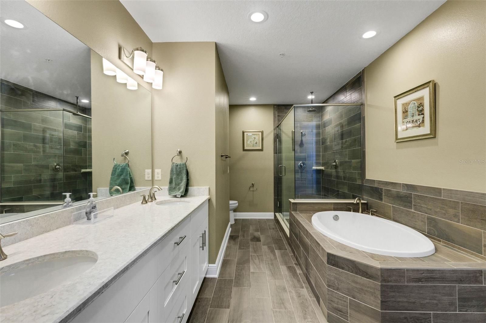 PALMA SOLA BAY CLUB PH 4 - Residential