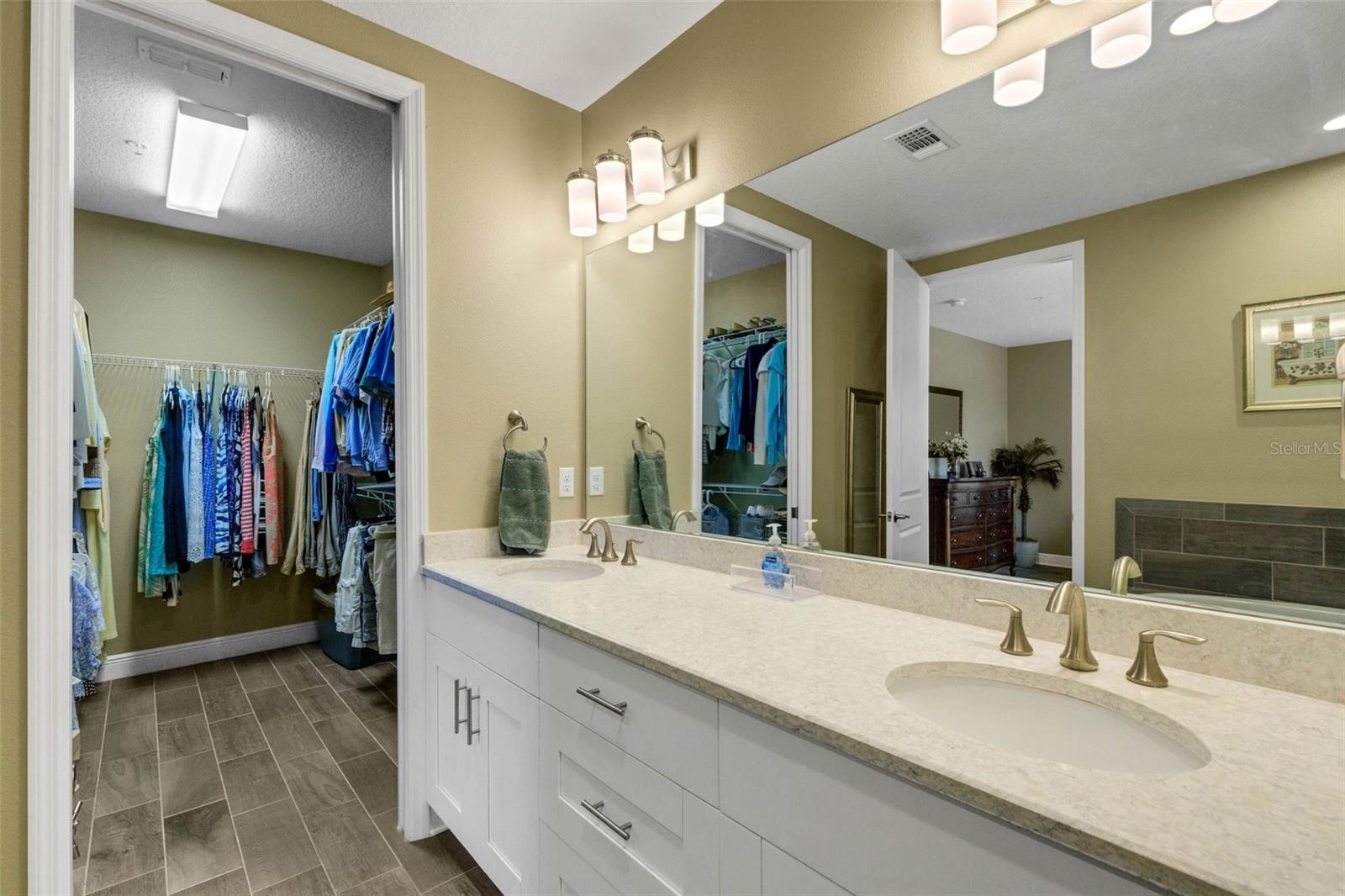 PALMA SOLA BAY CLUB PH 4 - Residential