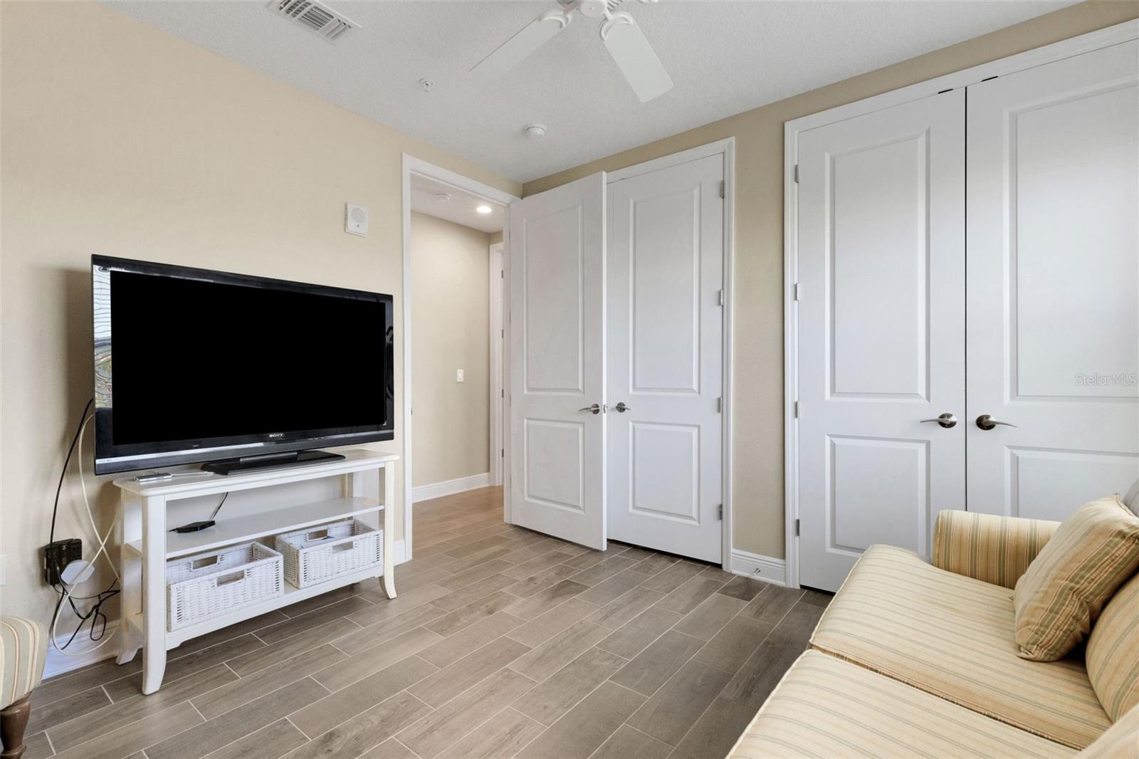 PALMA SOLA BAY CLUB PH 4 - Residential