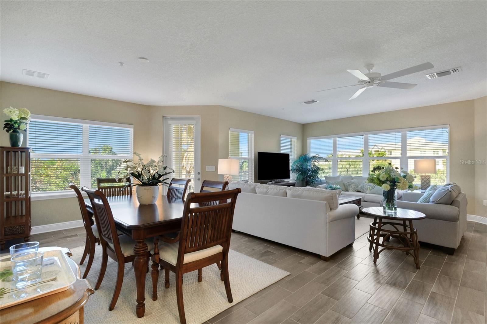 PALMA SOLA BAY CLUB PH 4 - Residential