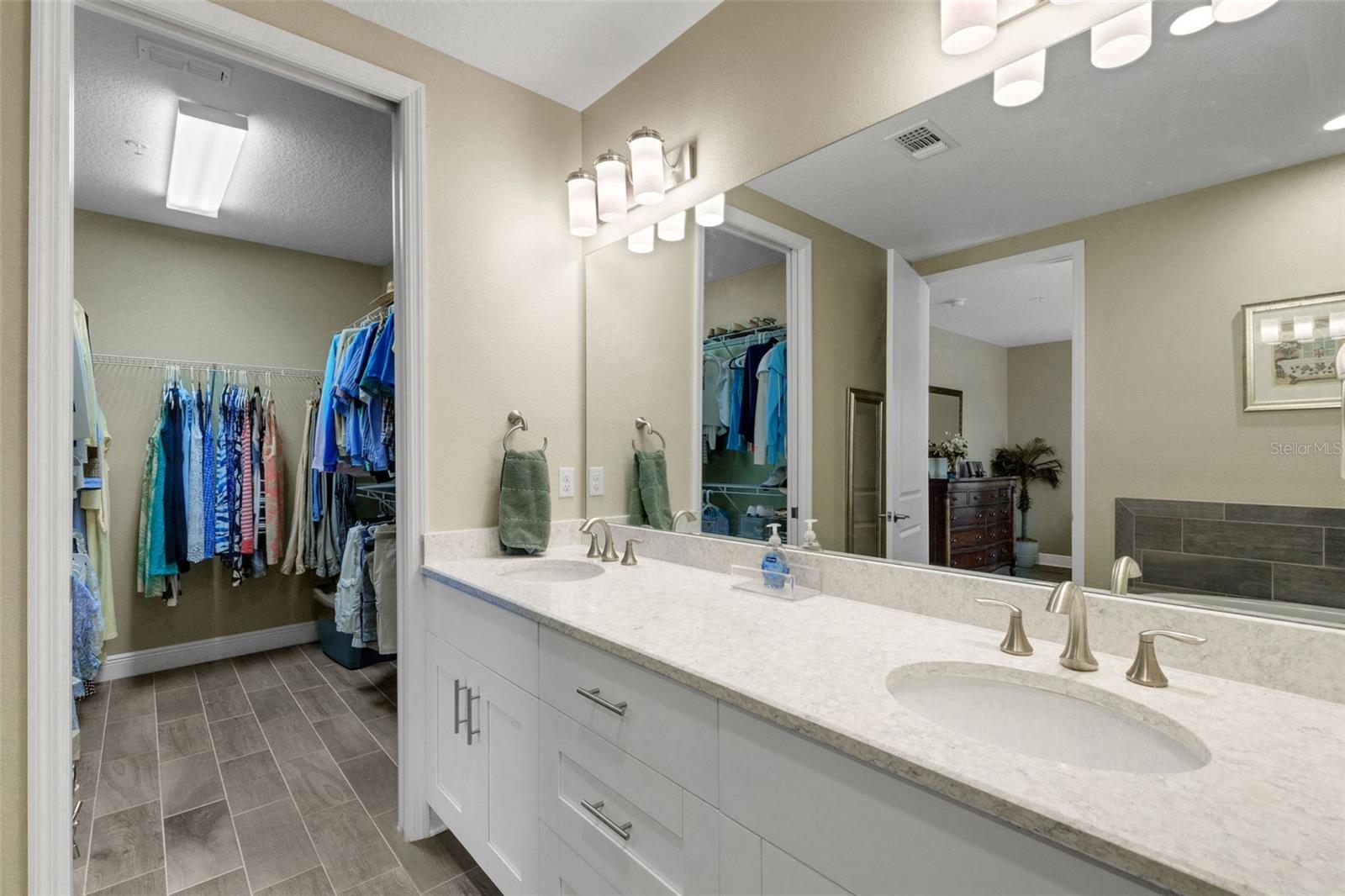 PALMA SOLA BAY CLUB PH 4 - Residential