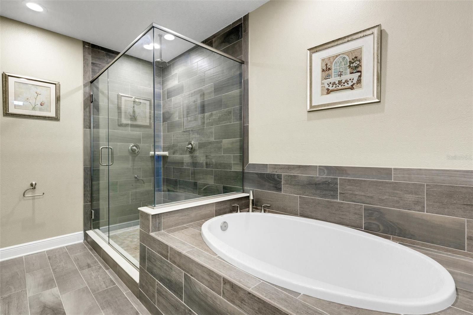 PALMA SOLA BAY CLUB PH 4 - Residential