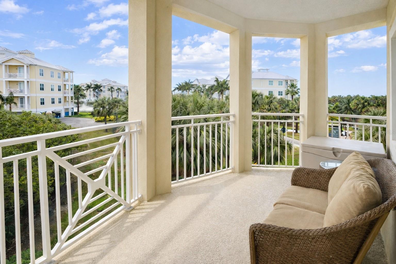PALMA SOLA BAY CLUB PH 4 - Residential
