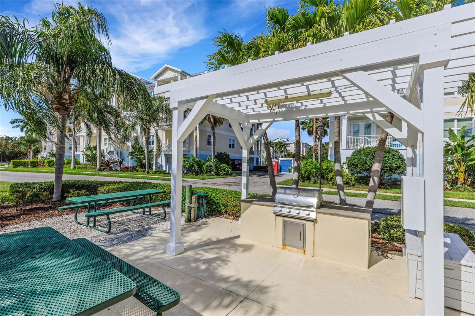 PALMA SOLA BAY CLUB PH 4 - Residential