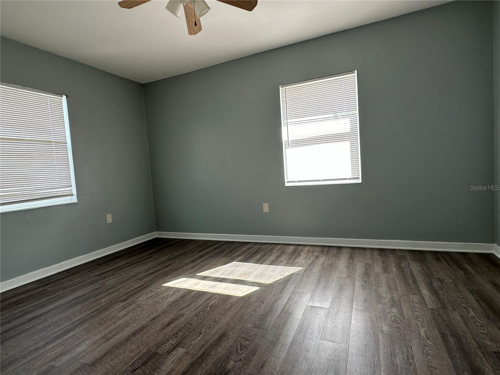 HIGHLAND GROVES - Residential Lease