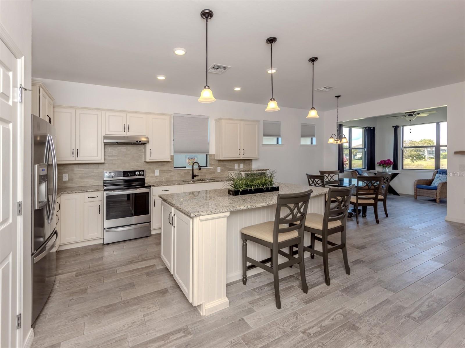 ISLANDWALK/THE WEST VLGS PH 4 - Residential