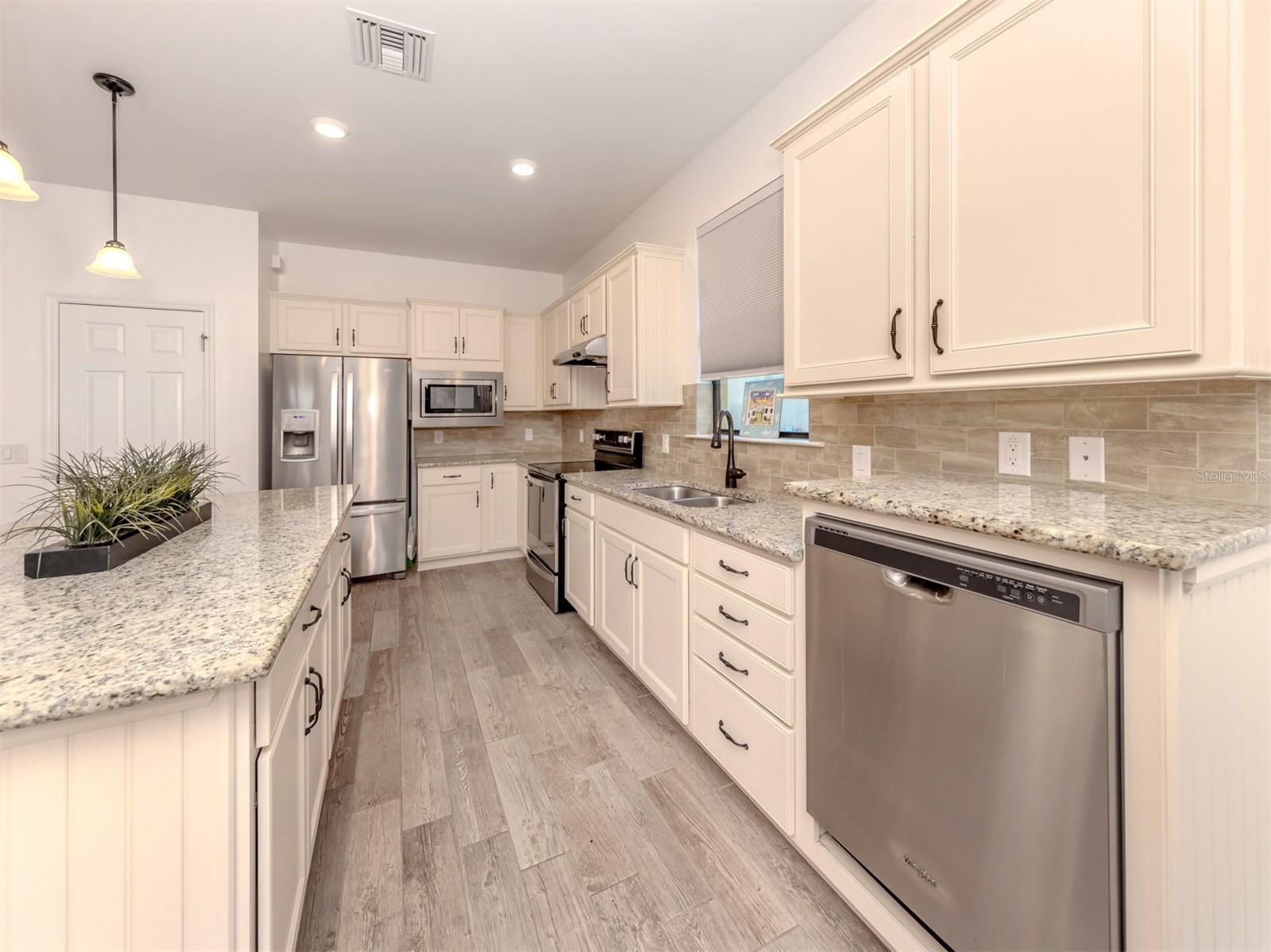 ISLANDWALK/THE WEST VLGS PH 4 - Residential