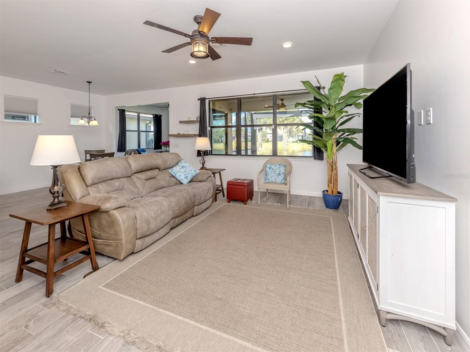 ISLANDWALK/THE WEST VLGS PH 4 - Residential