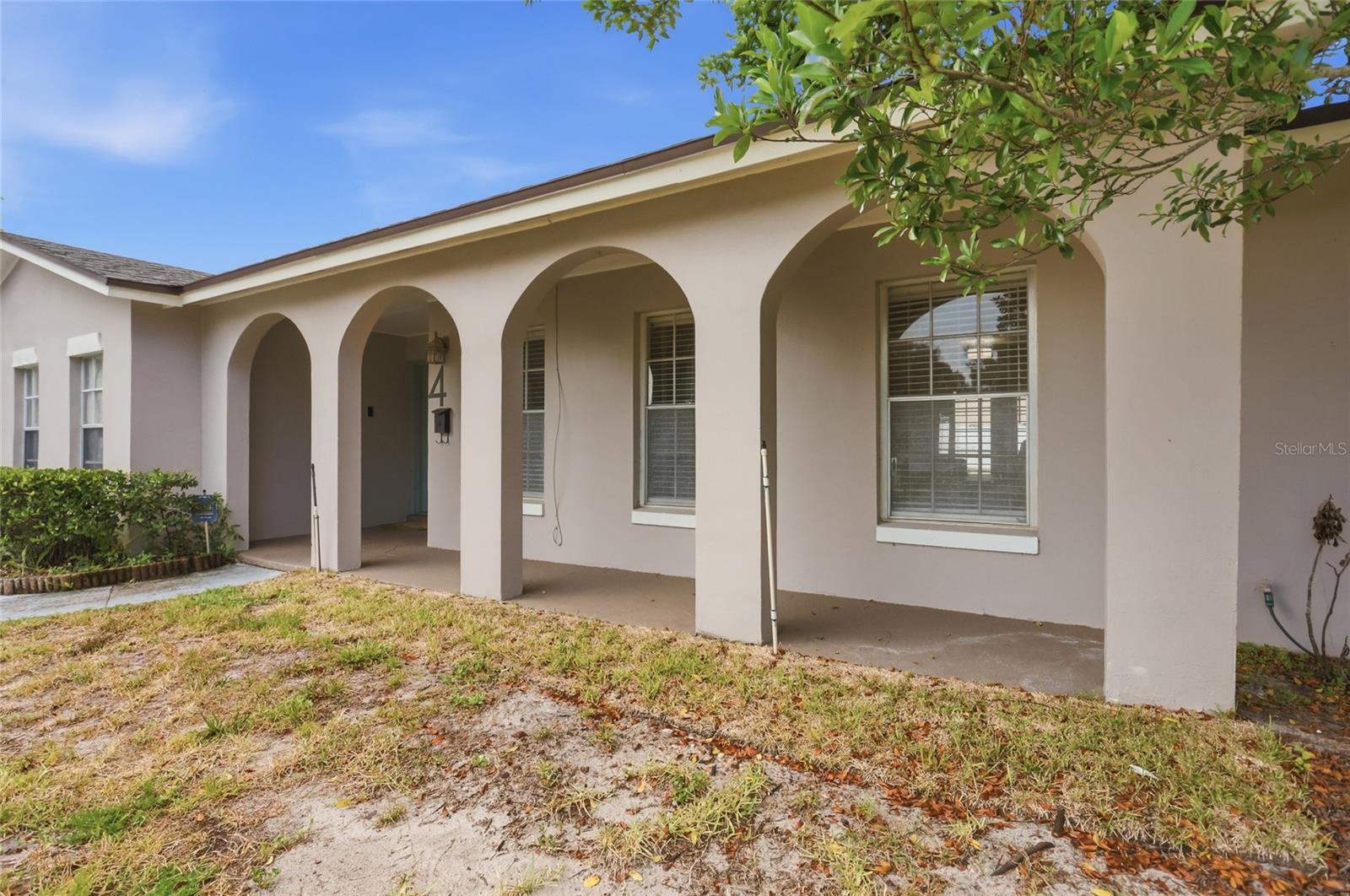 4 CARRIAGE HILL CIRCLE