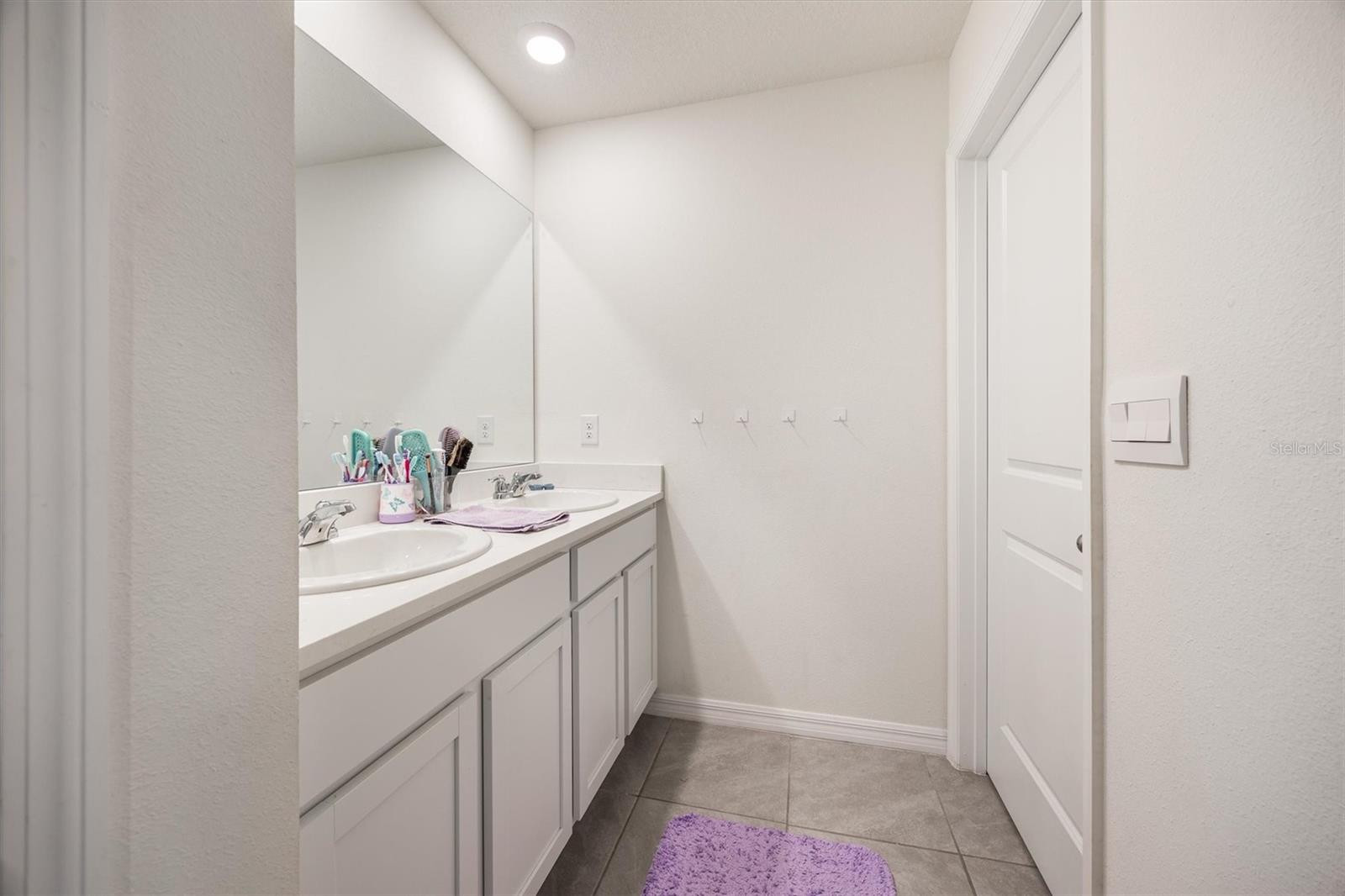 AVALON WOODS - Residential