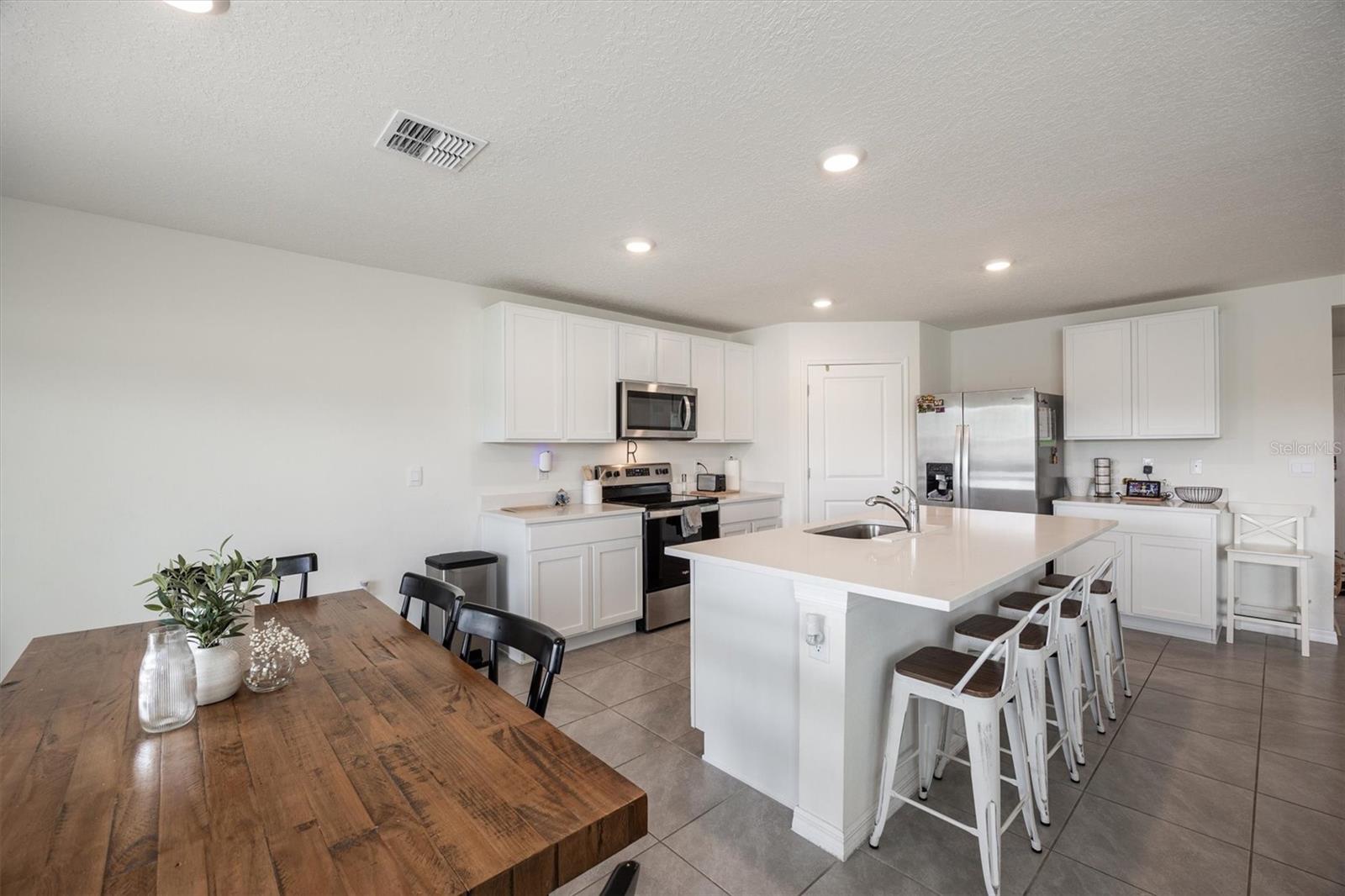 AVALON WOODS - Residential
