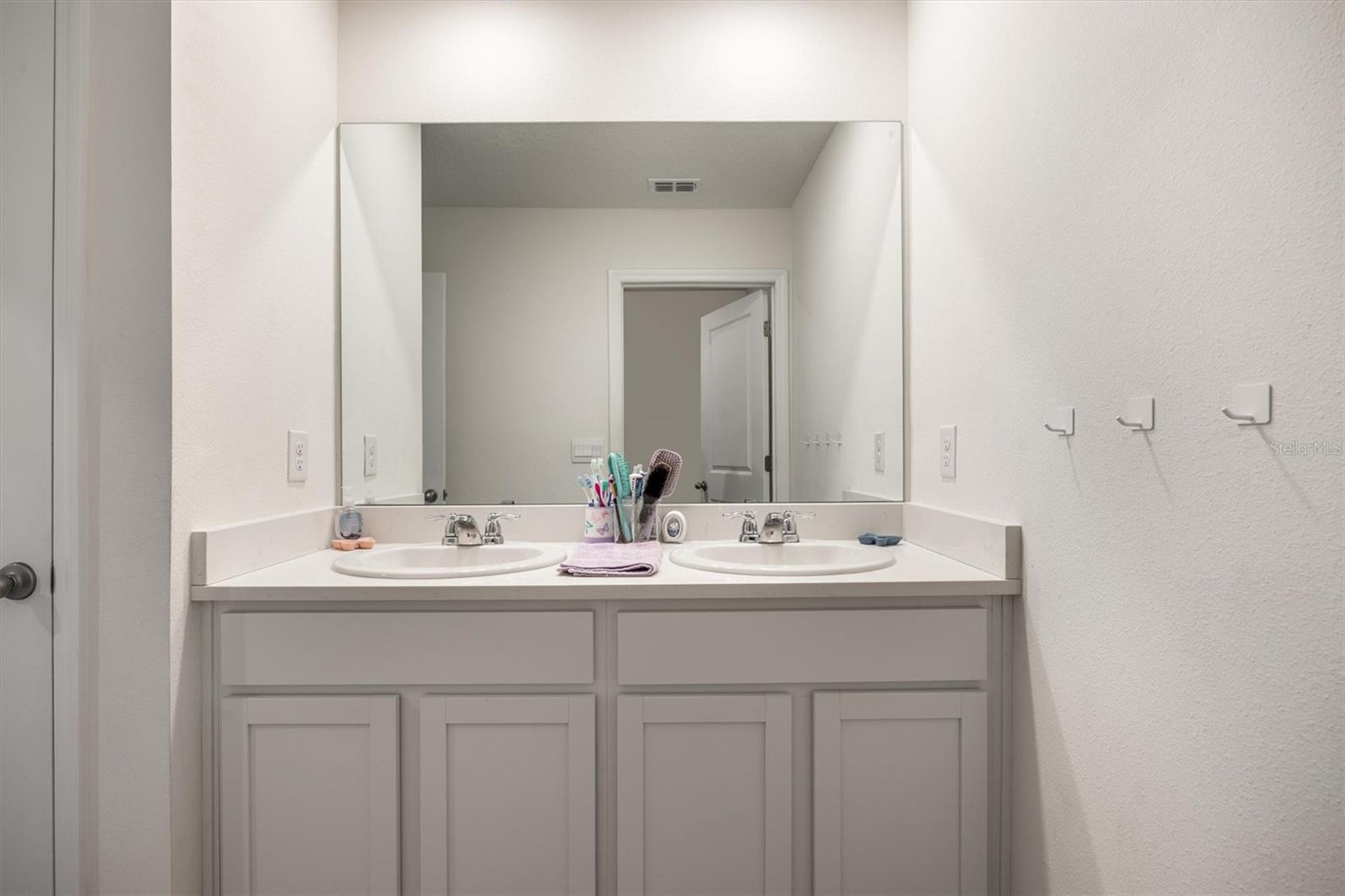 AVALON WOODS - Residential